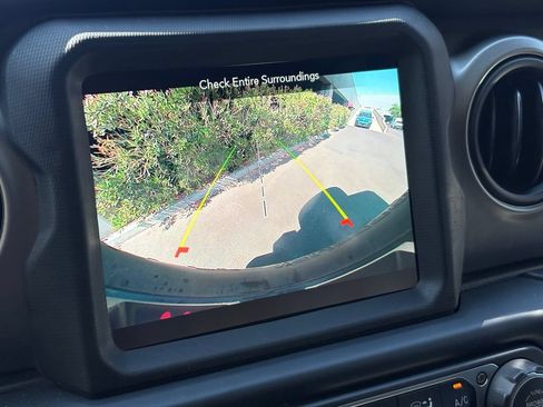 Used 2020 Jeep Wrangler Unlimited Sport S AWD/4WD image 14