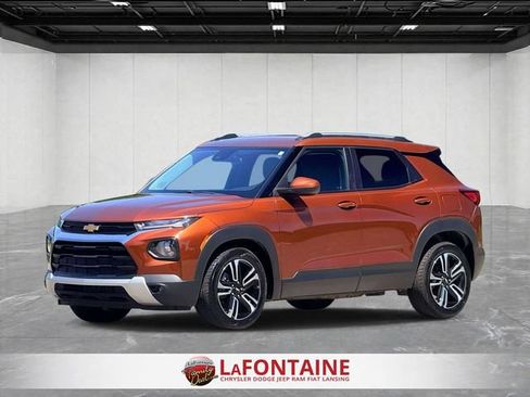 Used 2021 Chevrolet TrailBlazer LT w/ Premium Seating Package FWD image 1
