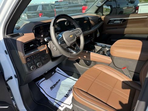 New 2026 Chevrolet Suburban High Country AWD/4WD image 23