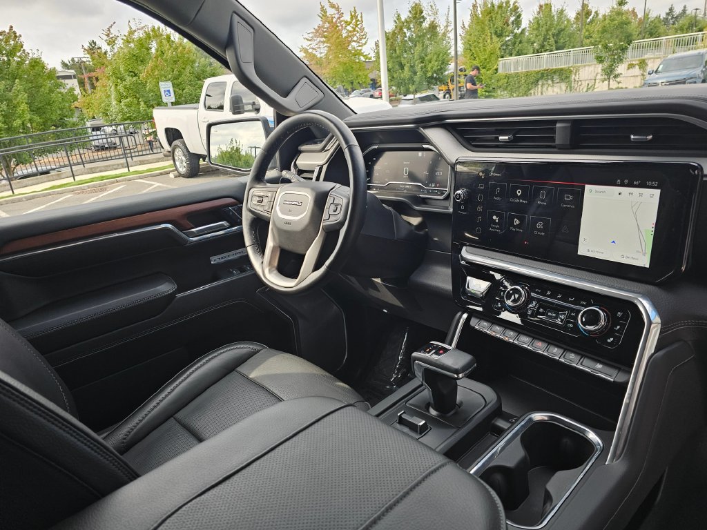 Used 2023 GMC Sierra 1500 Denali w/ Technology Package AWD/4WD image 12