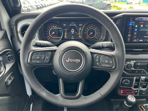 New 2025 Jeep Gladiator Sport image 14