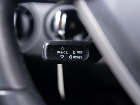 Used 2005 Porsche 911 Carrera image 52