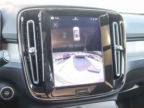 Used 2026 Volvo XC40 B4 Core FWD image 28