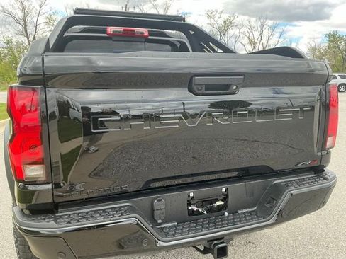 New 2026 Chevrolet Colorado ZR2 w/ Midnight Edition AWD/4WD image 9