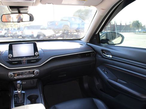 Used 2022 Nissan Altima 2.5 SR w/ Midnight Edition Package image 27