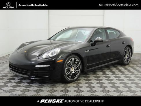 Used 2016 Porsche Panamera 4 image 1