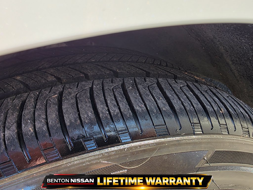Used 2026 Nissan Sentra SR w/ SR Premium Package FWD image 6
