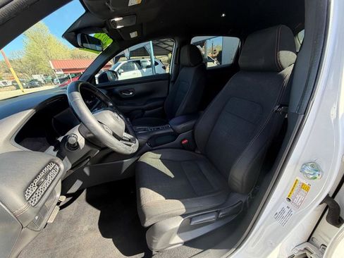 Used 2023 Honda HR-V Sport image 9
