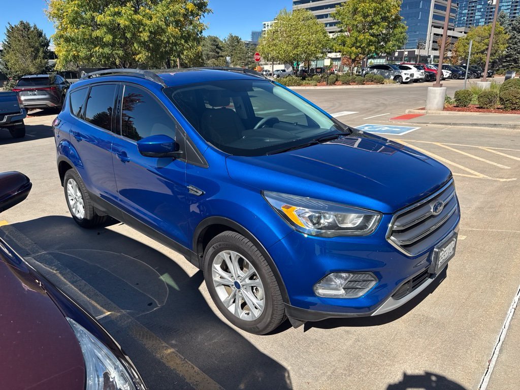 Used 2017 Ford Escape SE w/ Equipment Group 201A AWD/4WD image 2
