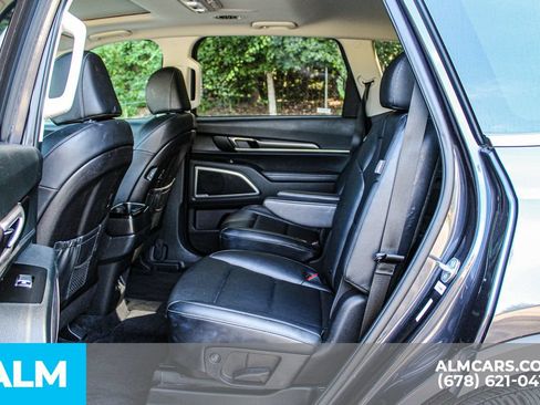 Used 2025 Kia Telluride S FWD image 16