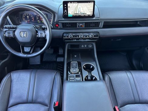 Used 2025 Honda Pilot Black Edition image 16