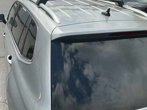 Used 2024 Volkswagen Tiguan SE image 16