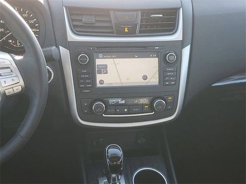 Used 2016 Nissan Altima 2.5 SL w/ 2.5 Technology w/LED Package FWD image 12