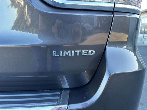 Used 2015 Jeep Grand Cherokee Limited w/ Trailer Tow Group IV image 9