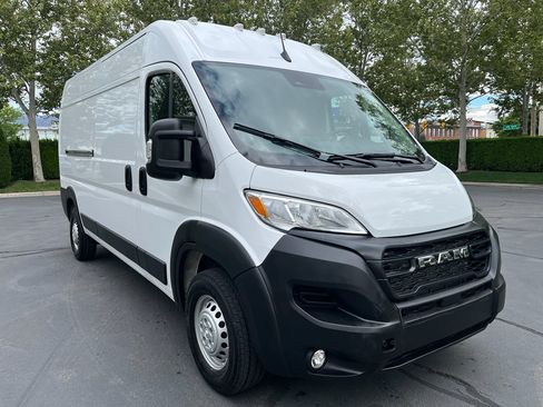 Used 2026 RAM ProMaster 2500 w/ Convenience Group FWD image 5