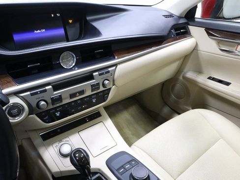 Used 2015 Lexus ES 350 w/ Premium Package image 31