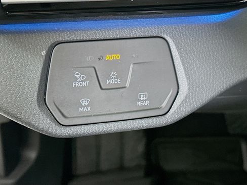 Used 2023 Volkswagen ID.4 S RWD image 16