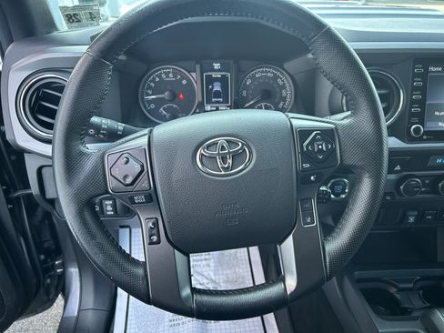 Used 2023 Toyota Tacoma TRD Sport image 17