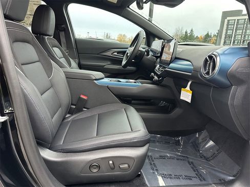 New 2026 Chevrolet Equinox EV LT image 10
