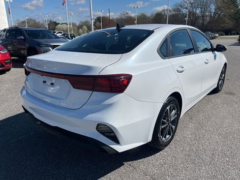 Used 2023 Kia Forte LXS w/ LXS Technology Package image 5