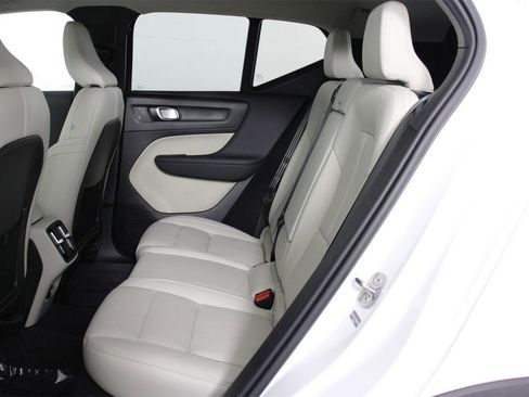 Used 2026 Volvo XC40 B5 Plus w/ Protection Package Premier image 32