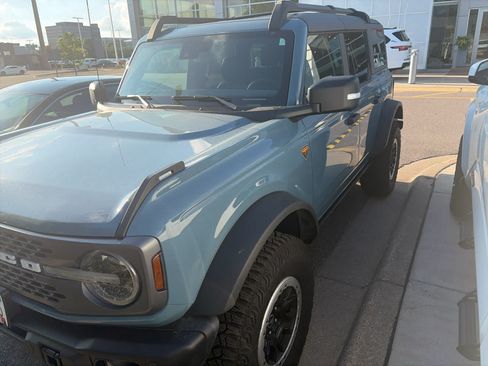 Used 2023 Ford Bronco Badlands AWD/4WD image 3