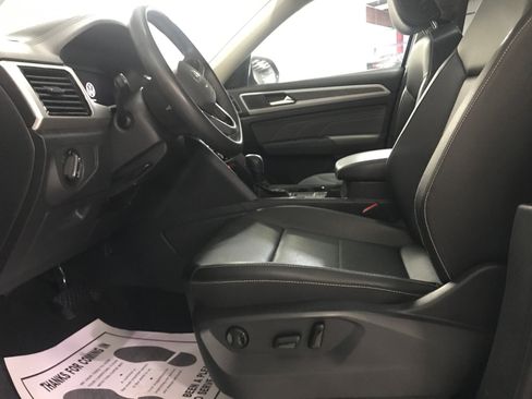 Used 2023 Volkswagen Atlas SE w/ Panoramic Sunroof Package image 7