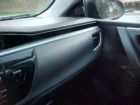 Used 2015 Toyota Corolla S FWD image 26
