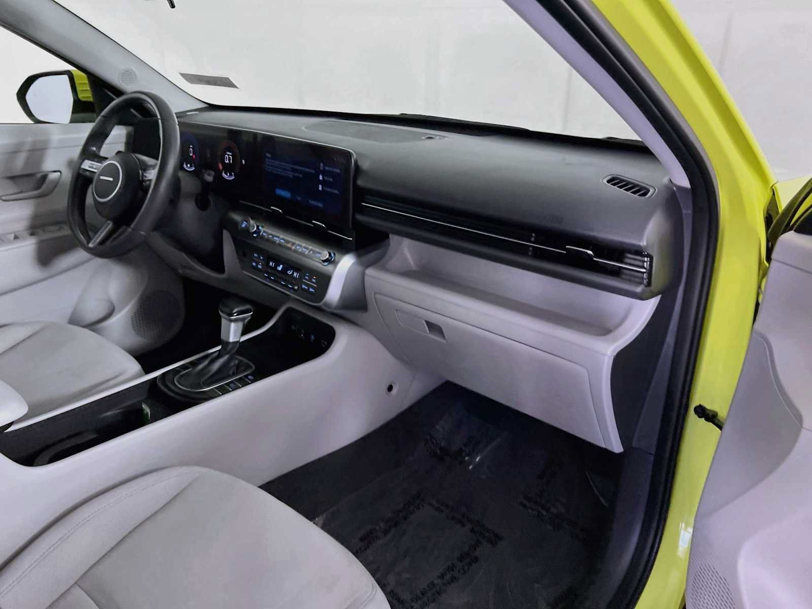 Certified 2024 Hyundai Kona SEL AWD/4WD image 28