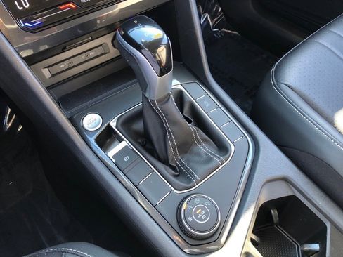 Used 2024 Volkswagen Tiguan Wolfsburg Edition image 31