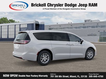 New 2026 Chrysler Pacifica Select