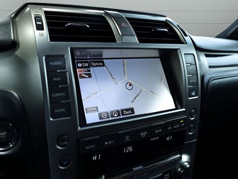 Used 2020 Lexus GX 460 Premium w/ Premium Package image 40