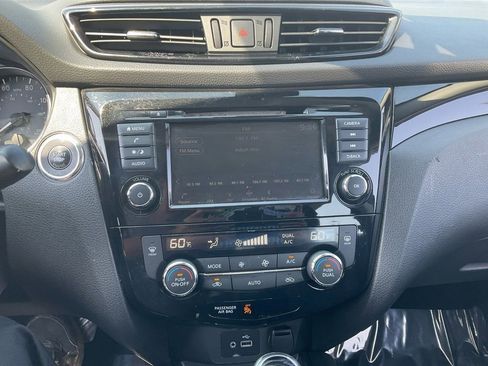 Used 2020 Nissan Rogue Sport SV image 20