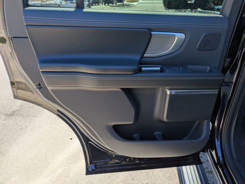 New 2025 Ford Expedition Platinum w/ Driver's Package image 28