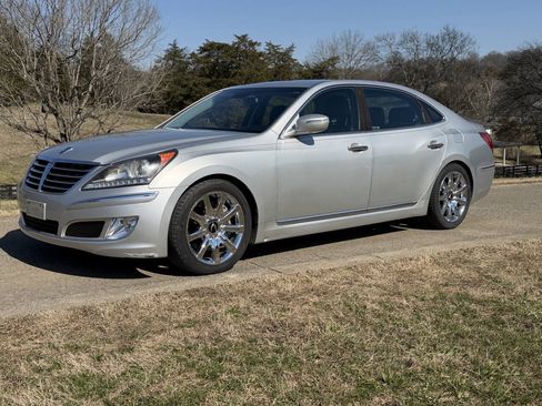 Used 2012 Hyundai Equus Signature RWD image 1