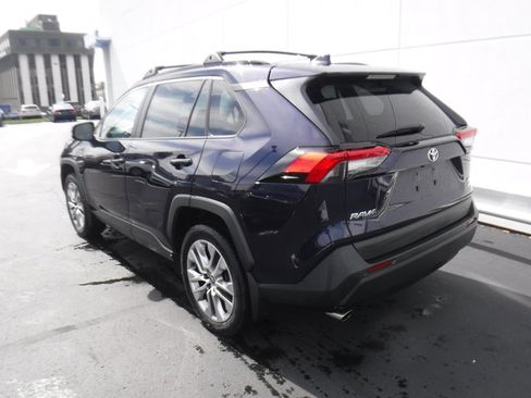 Used 2023 Toyota RAV4 XLE Premium image 11