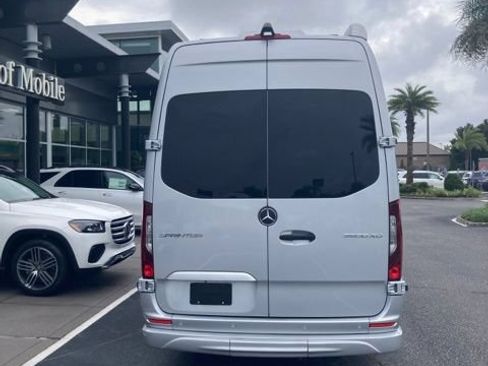 Used 2022 Mercedes-Benz Sprinter 3500 image 5