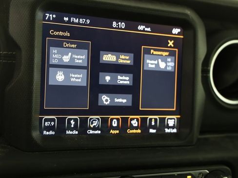 Used 2018 Jeep Wrangler Unlimited Sahara image 8