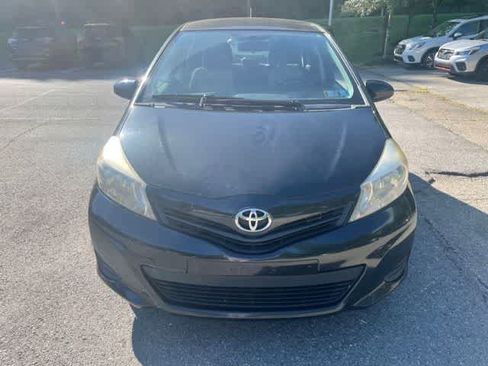 Used 2013 Toyota Yaris L FWD image 9