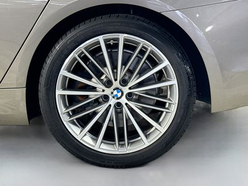 Used 2018 BMW 540i w/ Luxury Seating Package RWD image 37