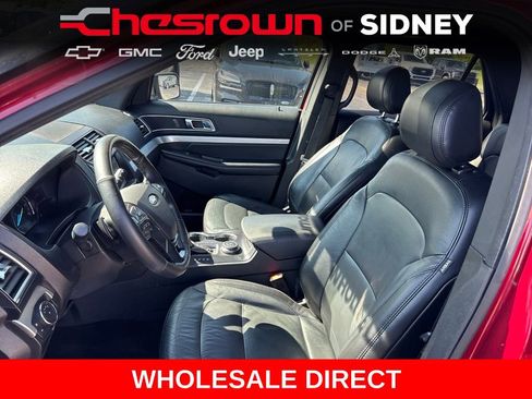 Used 2017 Ford Explorer XLT w/ Equipment Group 202A AWD/4WD image 25
