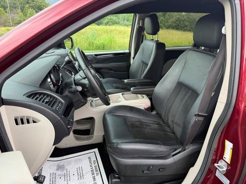 Used 2017 Dodge Grand Caravan SXT FWD image 10