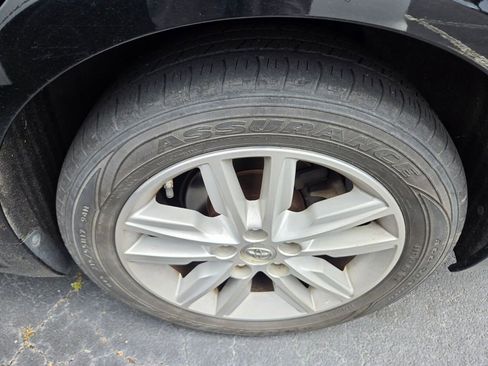 Used 2013 Toyota Avalon XLE Premium FWD image 8