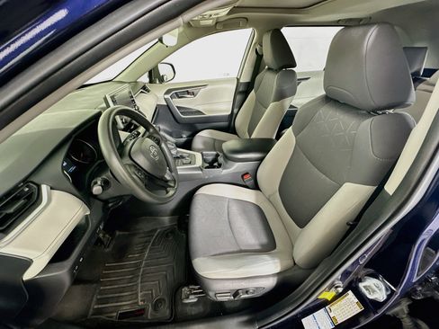 Used 2019 Toyota RAV4 XLE w/ Convenience Package AWD/4WD image 13