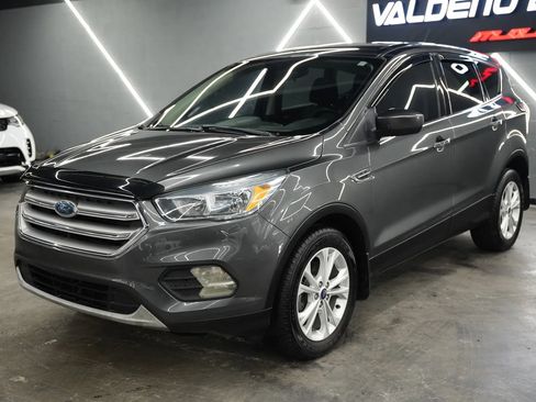 Used 2017 Ford Escape SE FWD image 7