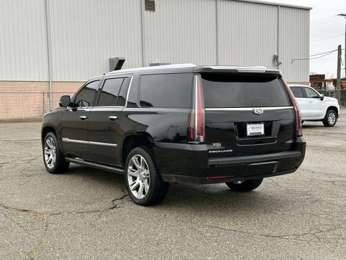 Used 2017 Cadillac Escalade ESV Premium Luxury image 5