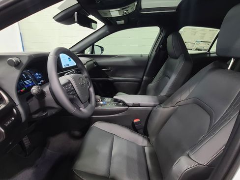 Certified 2026 Lexus UX 300h FWD w/ Accessory Package (2T) image 28