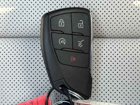 New 2026 GMC Terrain Denali w/ LPO, Black Badging Package image 23