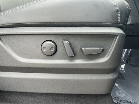 New 2025 Nissan Armada SL w/ Captain's Chari Seat Package image 25