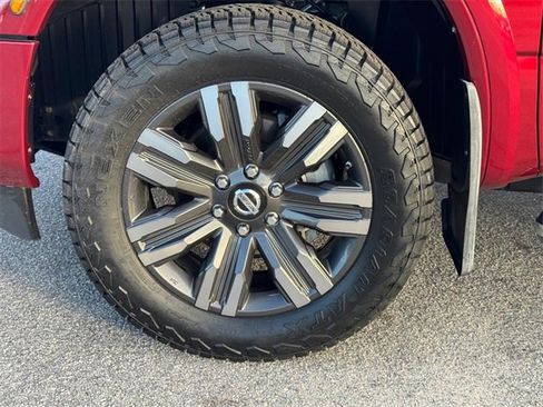 Used 2021 Nissan Titan Platinum Reserve w/ Moonroof Package image 9